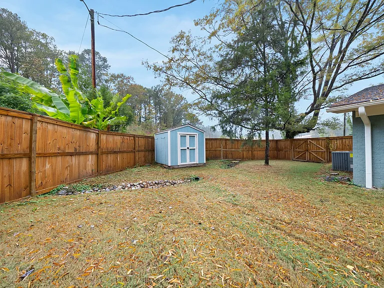 1002 Bacon St — Photo 28