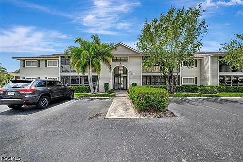 8110 S Woods Cir Photo 1