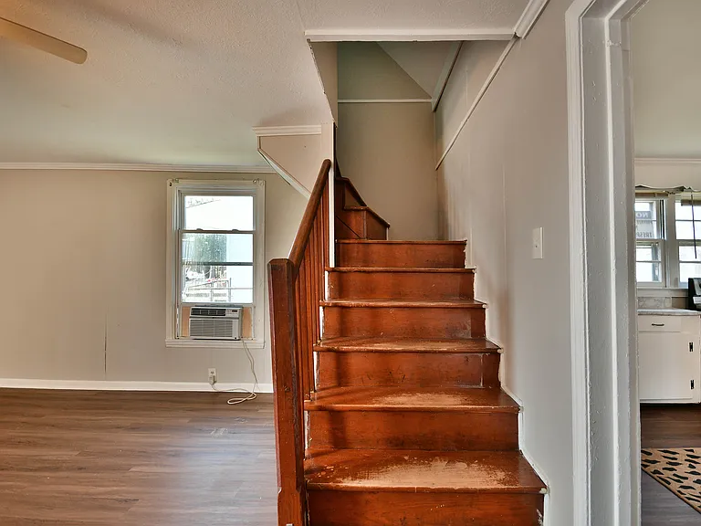 81 Wallace St — Photo 38
