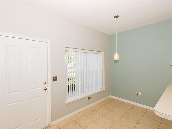 3rd image of 2081 Winterset Dr