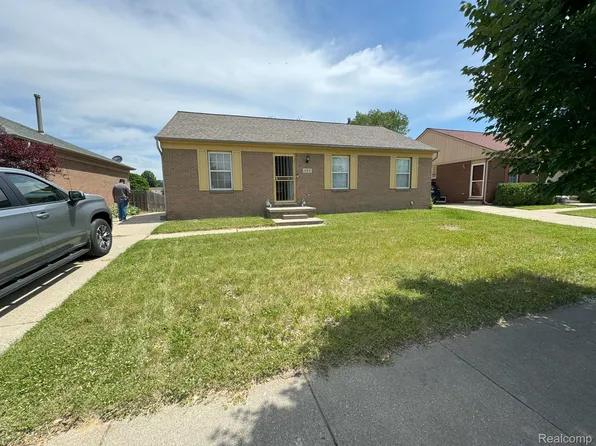 490 Moonlight Dr, Pontiac, MI 48340