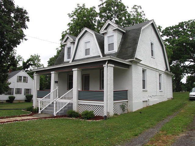 810903