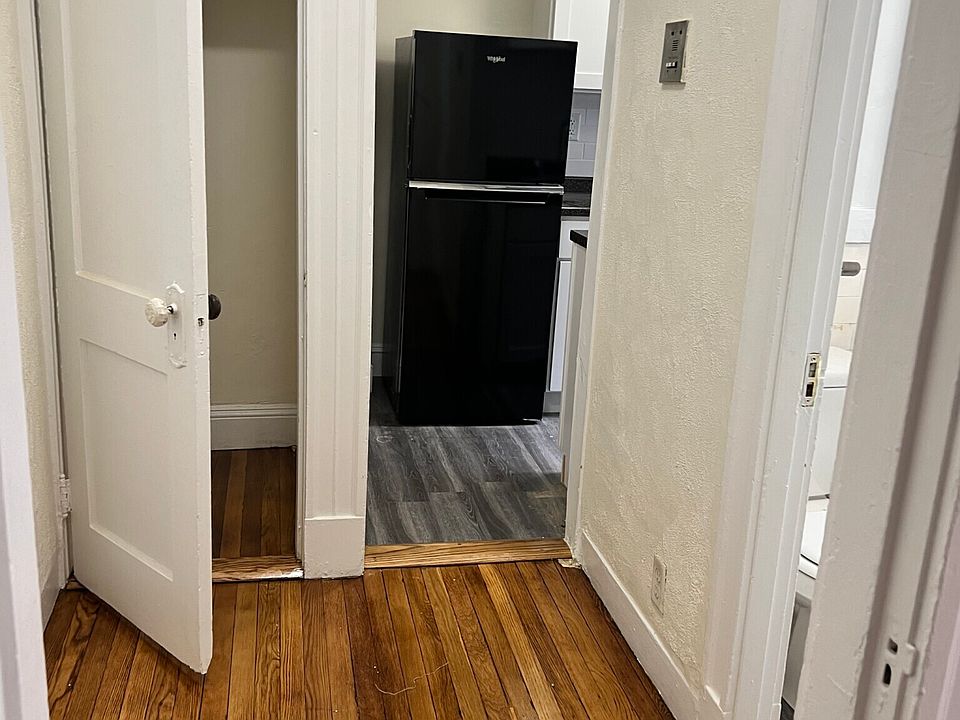 2nd image of 1175 Boylston St APT 27