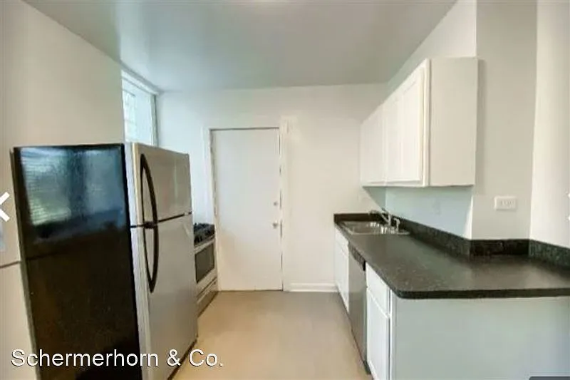 359 - *4518 North Greenview LLC* — Photo 2