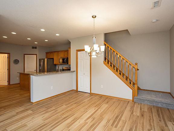 4th image of 1022 NE Greenview Dr