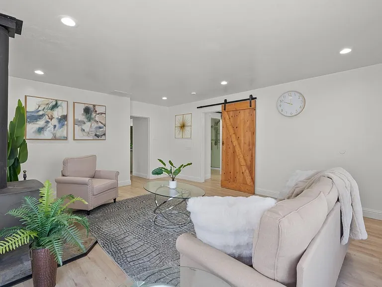 27 Duarte Ave — Photo 5