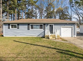 927 Gene Cres, Chesapeake, VA 23320