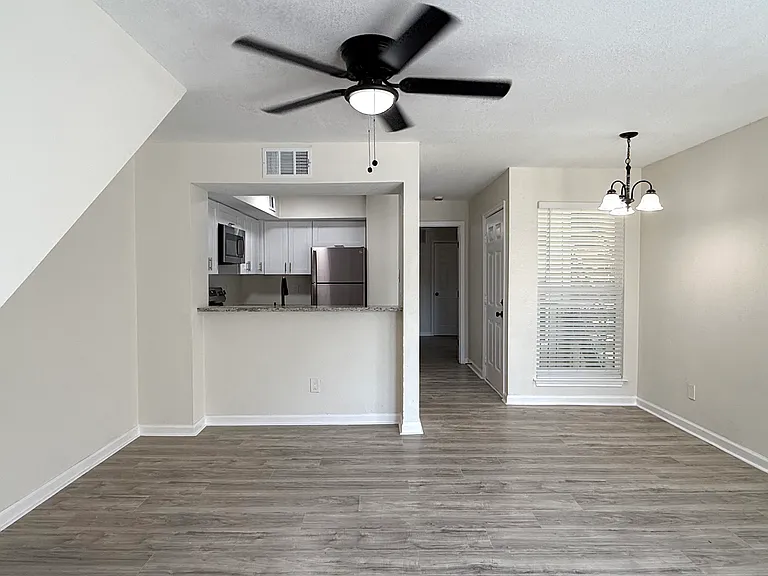 9801 Walnut St #214 — Photo 2