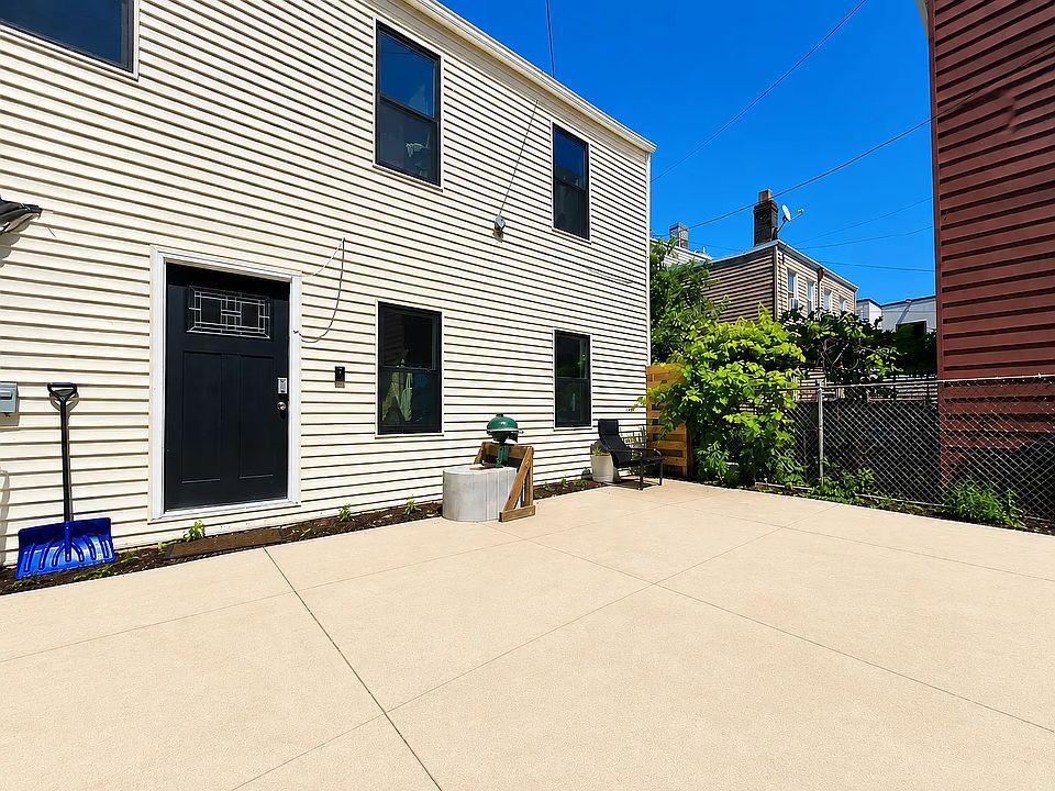 1st image of 558 Fairview Ave #1G