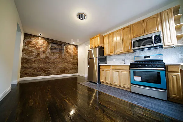 Rented by Sterling Realty Solution Inc | media 14