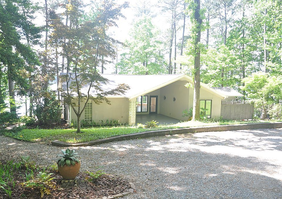View of house from the drive
