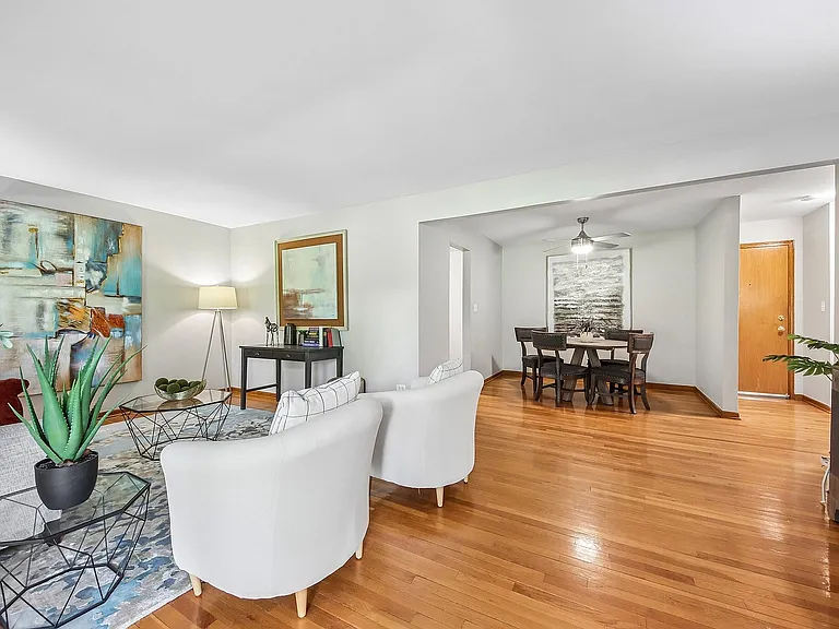 21-web-or-mls-9030 Kennedy Dr Unit 1D-S1906-002