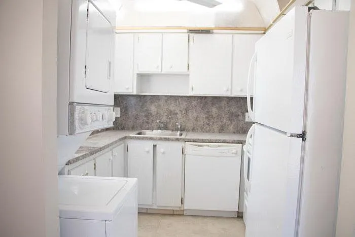 233 Brittany E — Photo 8