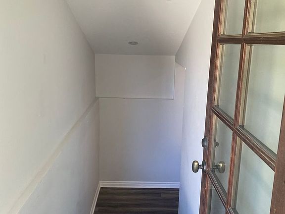 2nd image of 1084 E Santa Clara St