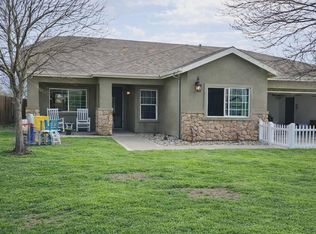 711 S Del Rio Ct, Hanford, CA 93230