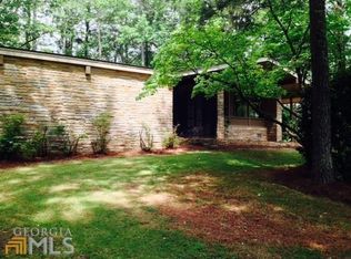 2886 Piney Wood Dr, East Pt, GA 30344