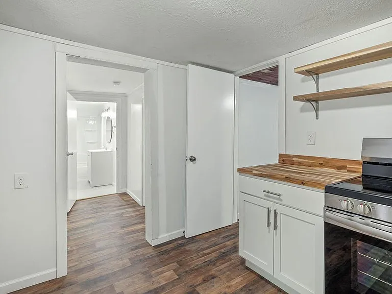 2706 Quincy St — Photo 10