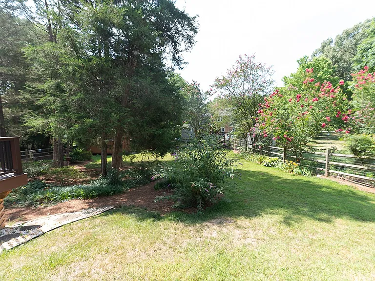 5517 Robinridge Rd — Photo 5