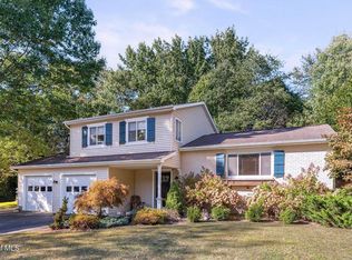 14 Evergreen Dr, Wilton, NY 12831