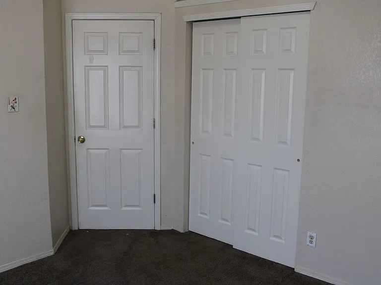 10936 Whitehall Dr — Photo 15