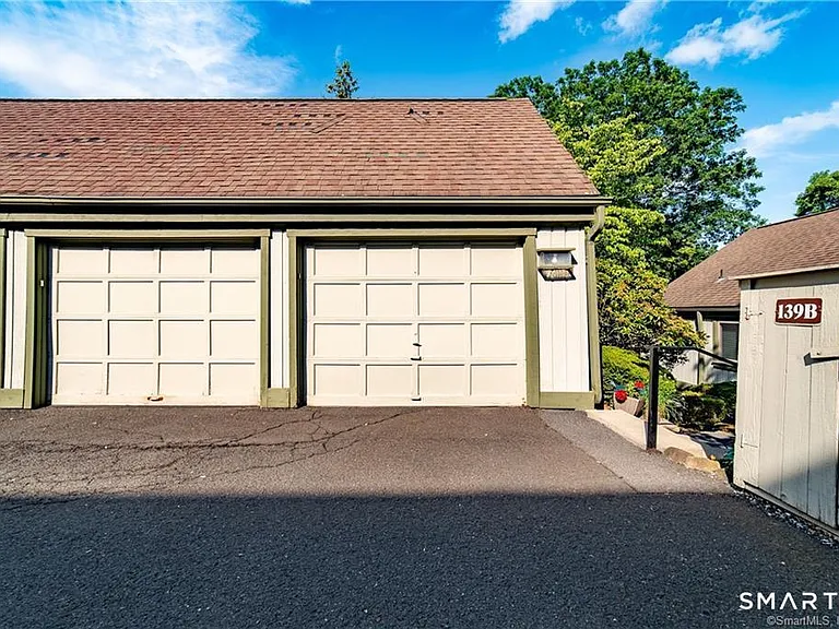 140 Woodvale Dr #E — Photo 18