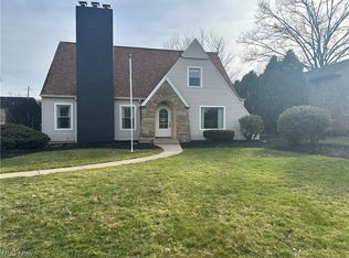 3198 Overlook Dr NE, Warren, OH