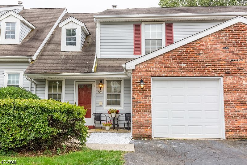 1st image of 161 Beckett Pl