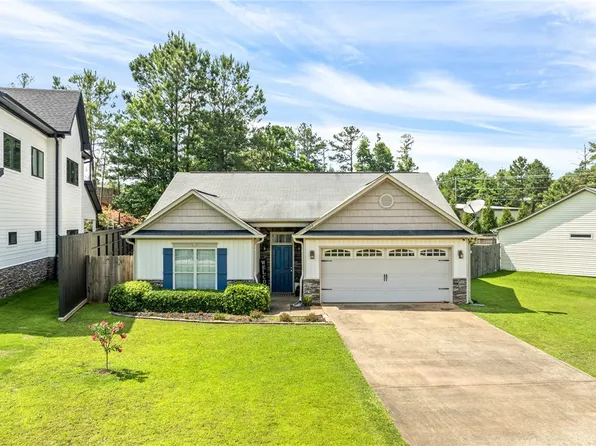2004 Dutch Ct, Opelika, AL 36801