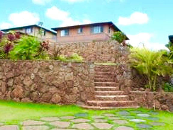 2nd image of 92-1426 Punawainui St