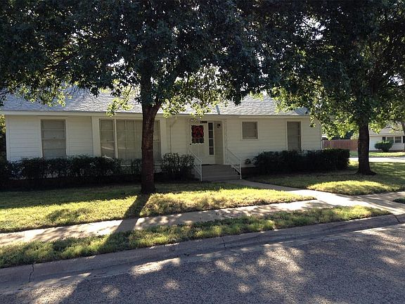 2nd image of 1241 Grand Ave