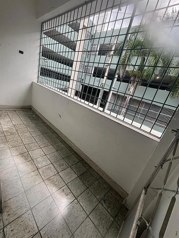 2 bed, 1.0 bath, 700 sqft, $750 — Photo 1