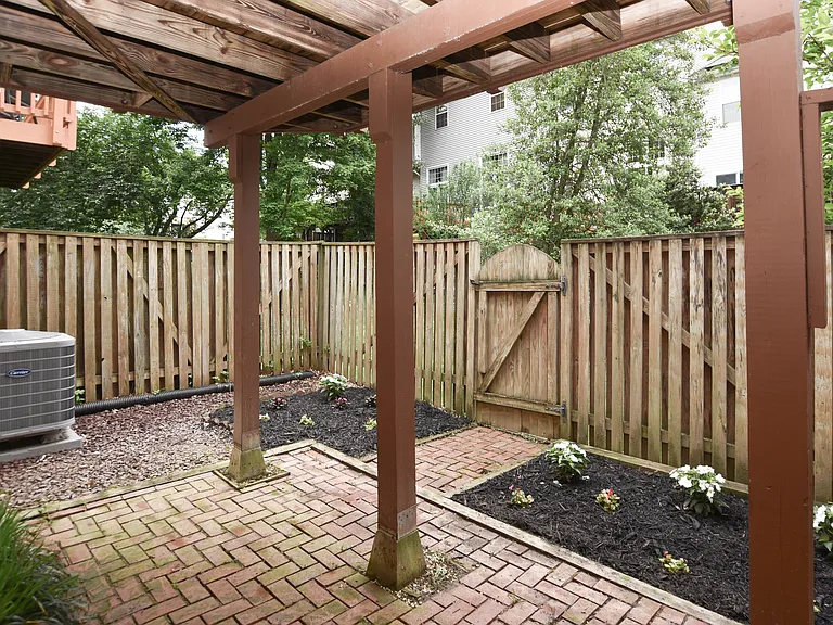 5843 Wye Oak Commons Ct — Photo 19
