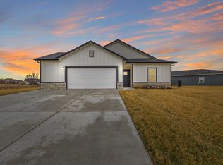 232 W Cherry Oaks St, Cheney, KS 67025