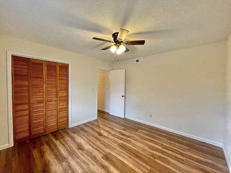 400 Cranbrook Ave SE #1 — Photo 9