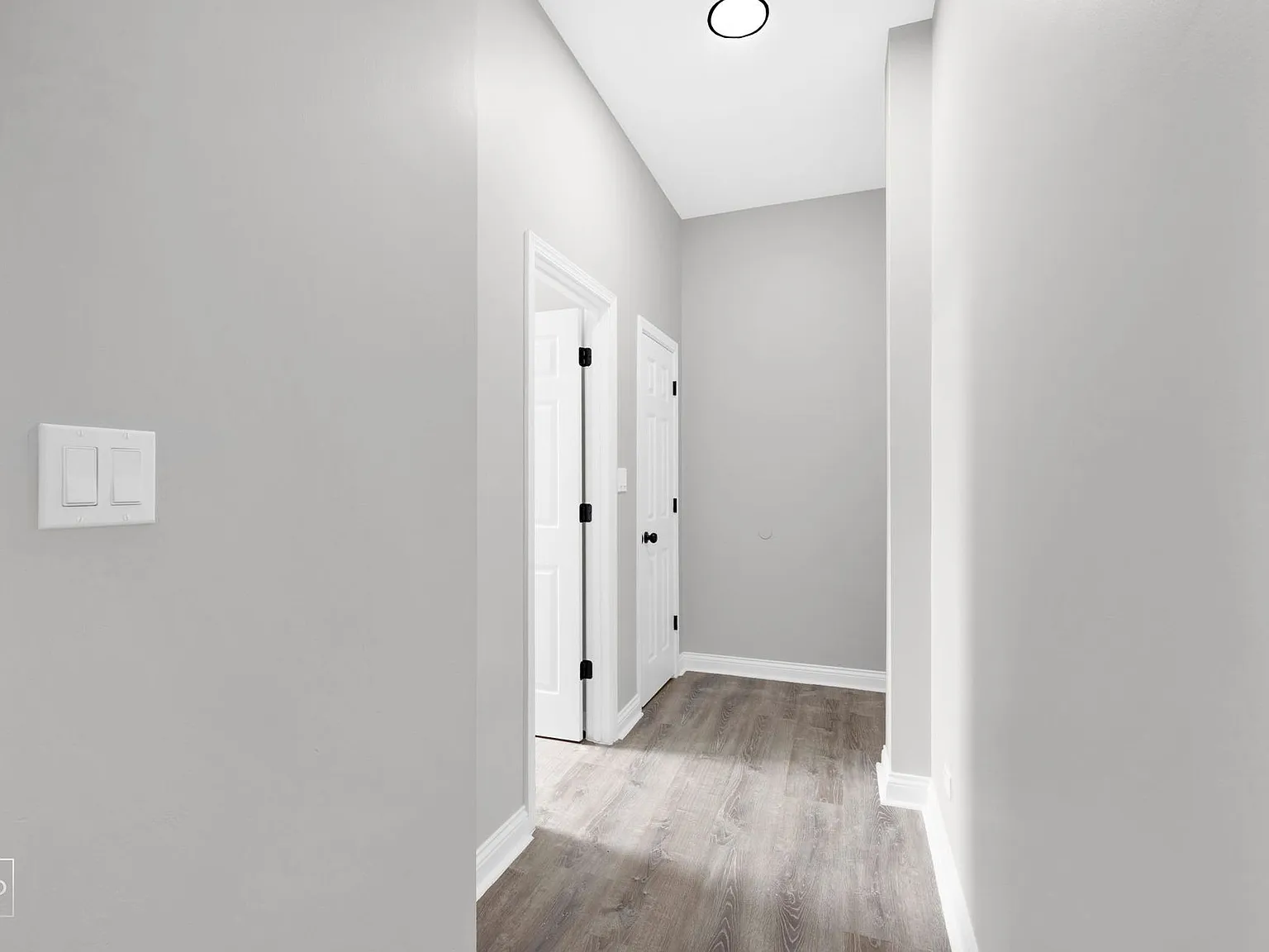 801 E Drexel Square — Photo 3