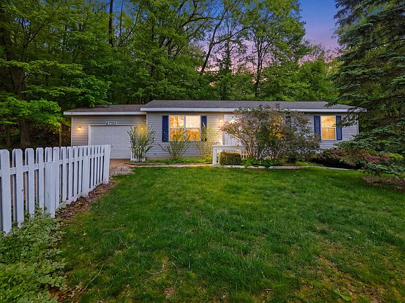 4th image of 8759 Brower Lake Dr NE