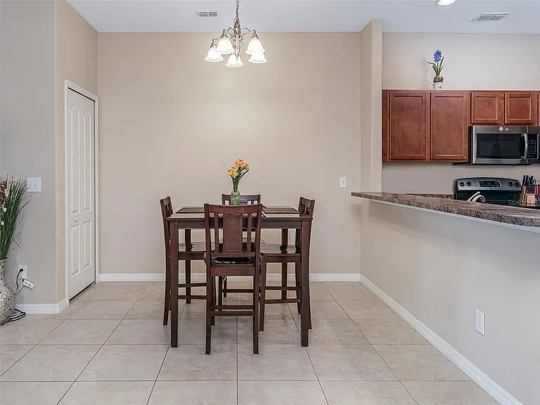 3038 Rodrick Cir — Photo 7