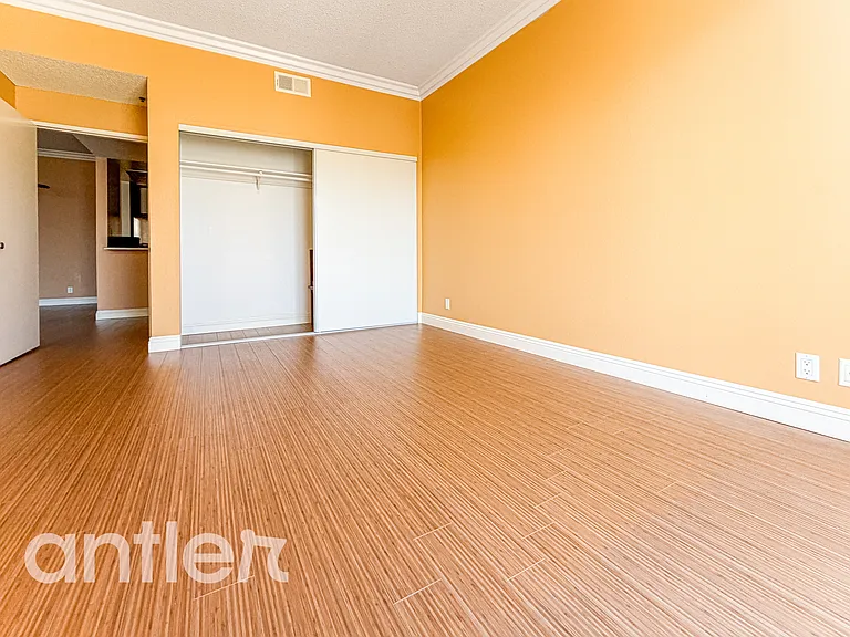 534 S Saint Andrews Pl #J416 — Photo 16