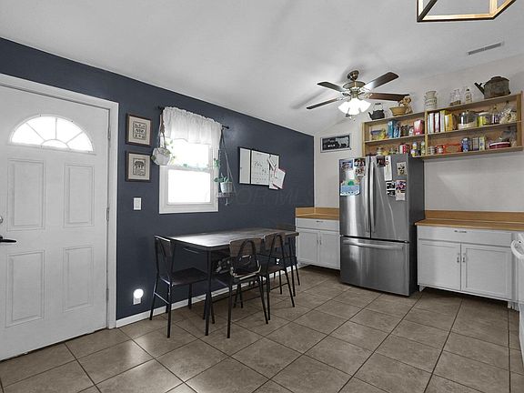 5th image of 138 Chrisman Ave