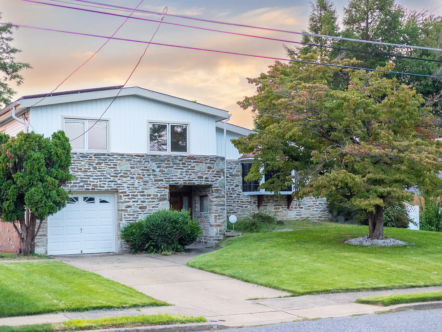 3 bed, 1978 sqft, $3,300 — Photo 2