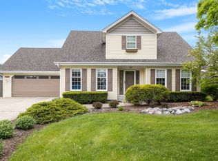 1117 Country Dr, Shorewood, IL