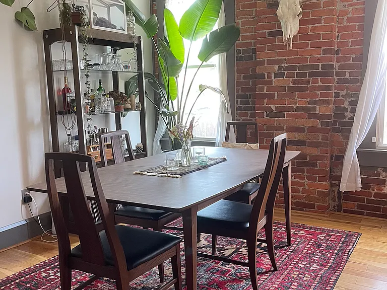 927 E Livingston Ave — Photo 2