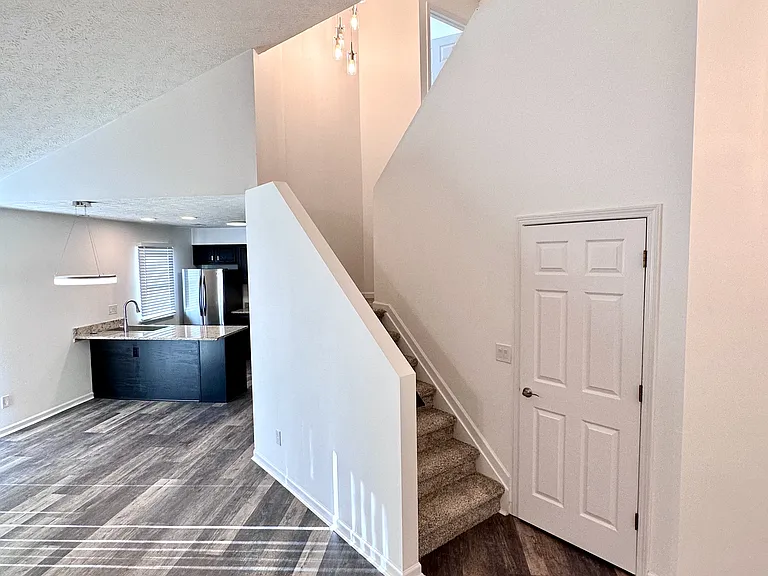 16 Fountain Dr #16 — Photo 7