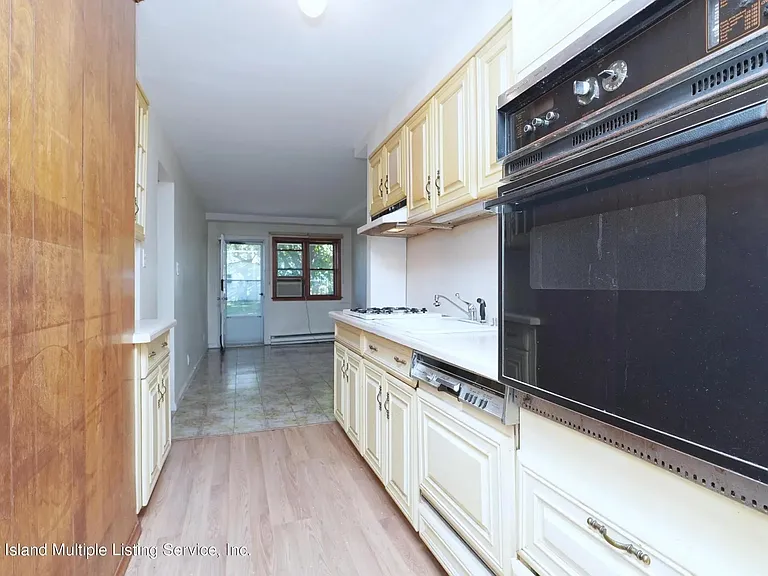 309 Bay 11 St #1 — Photo 4
