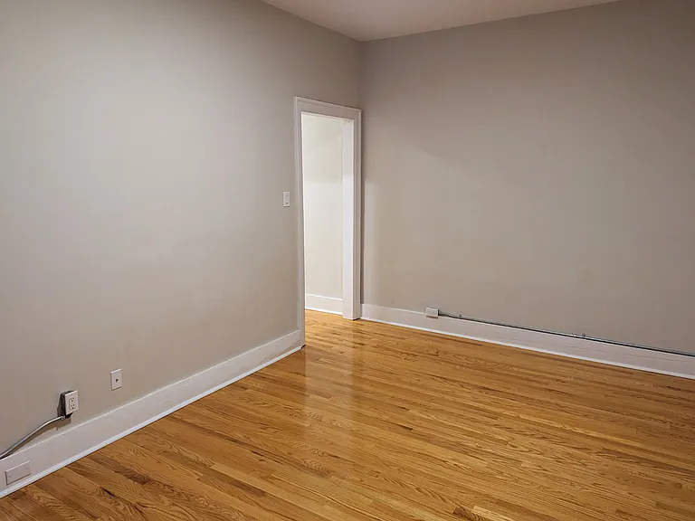 217 Sherbrook St — Photo 7