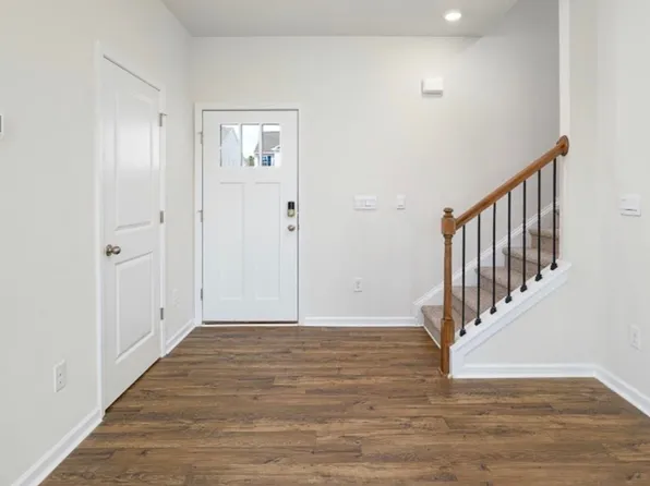 1361 37th Avenue Ln NE, Hickory, NC 28601