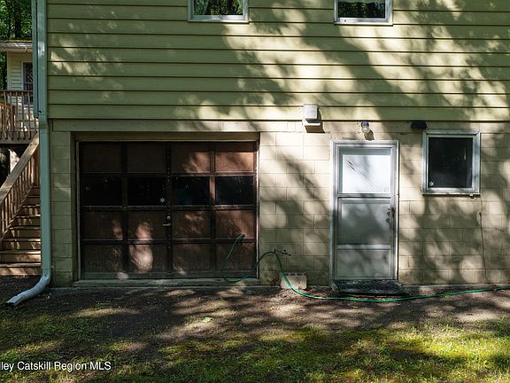 3rd image of 426 Potic Creek Road