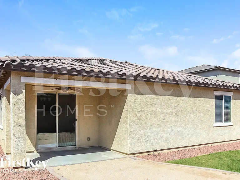 5027 W Saint Catherine Ave — Photo 15