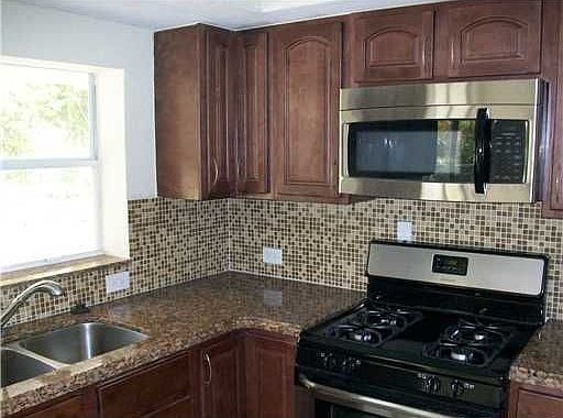 5th image of 2640 NW 83rd Ave