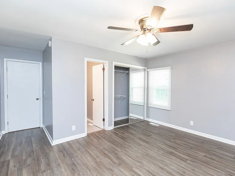 857 Heritage Cir — Photo 24